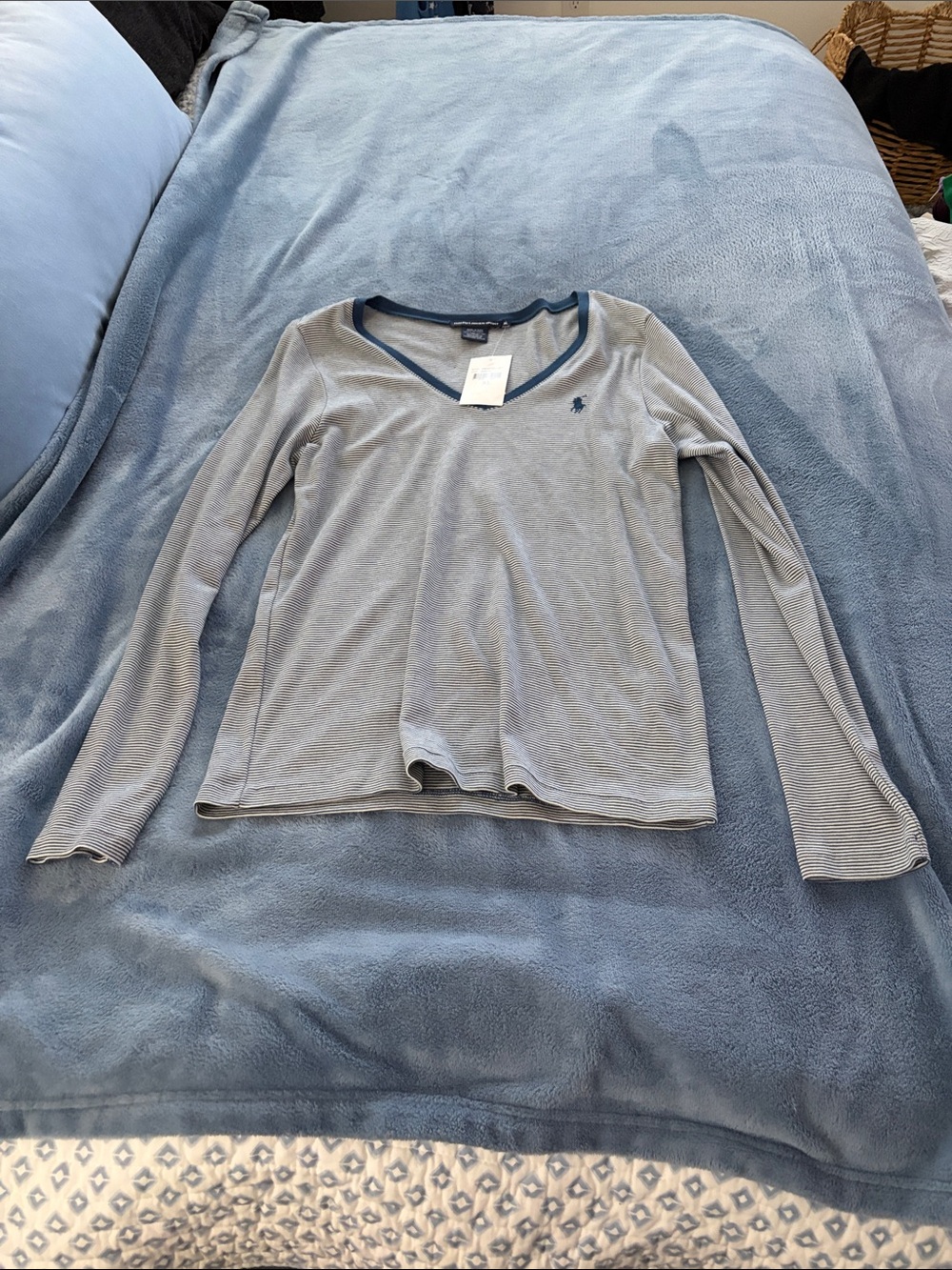 Ralph Lauren Blue and White Striped V-Neck Sweater - Picture 4 of 6